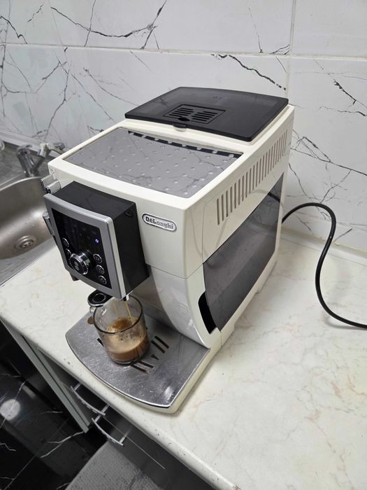 Espressor Automat DeLonghi Magnifica S ECAM23.210.W Aparat cu Cafea Boabe