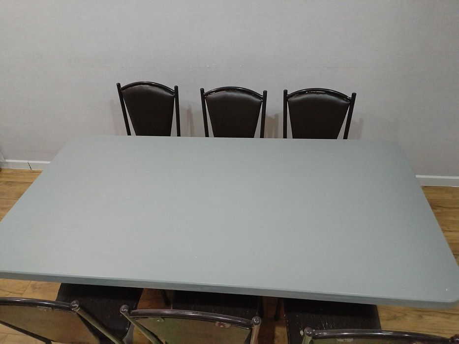 Продам кухонный стол