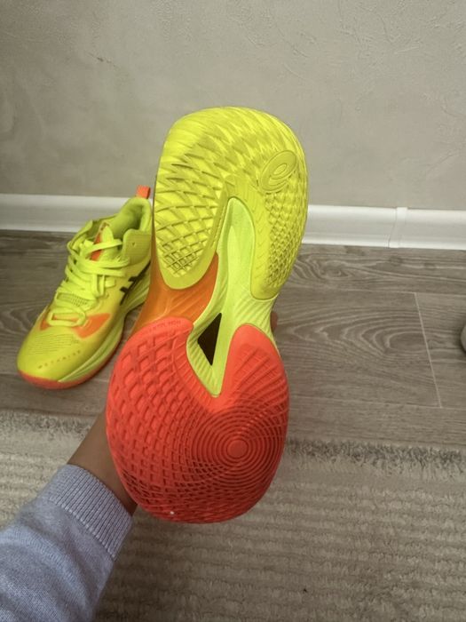 Кроссовки для воллейбола