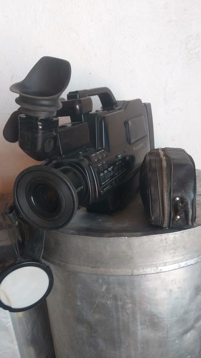 Кассетная видеокамера