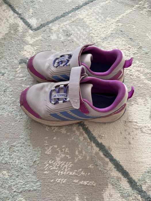 Кроссовки adidas оригинал 35 размер