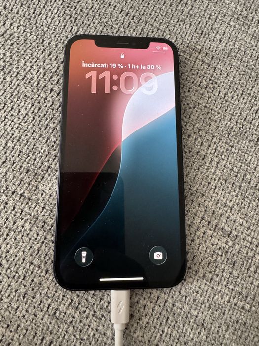 Iphone 12 simplu ….