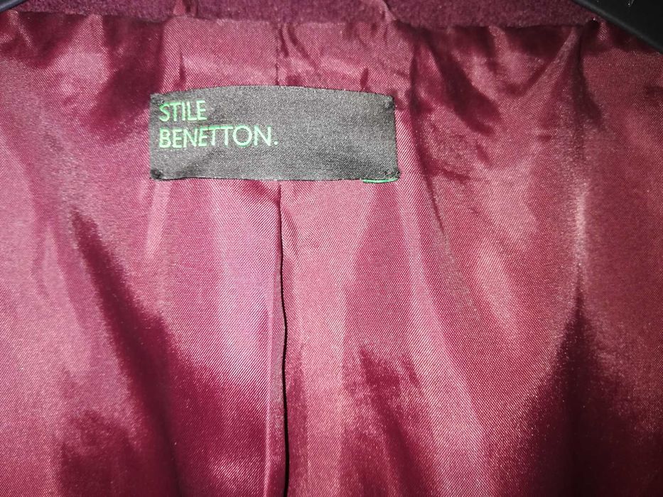 Вълнено палто Benetton размер 40 вишнево