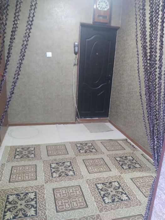 Квартира сотилади 10 мкрн, срочно!