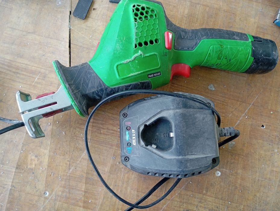 Саблен трион.  .