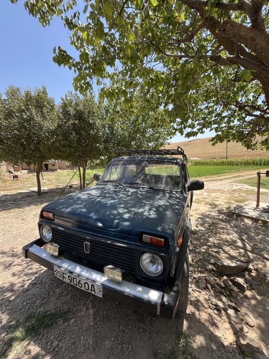 Niva 4x4 sotiladi