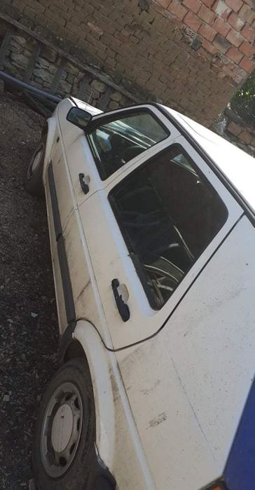 Фолксваген Голф 1.6