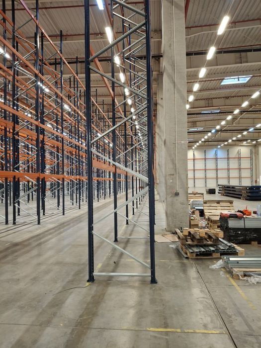 Depozitare rafturi industriale