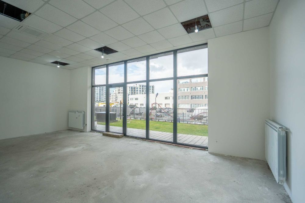 Магазин Дружба 2 на входа на МЕТРОТО- ЛУКС