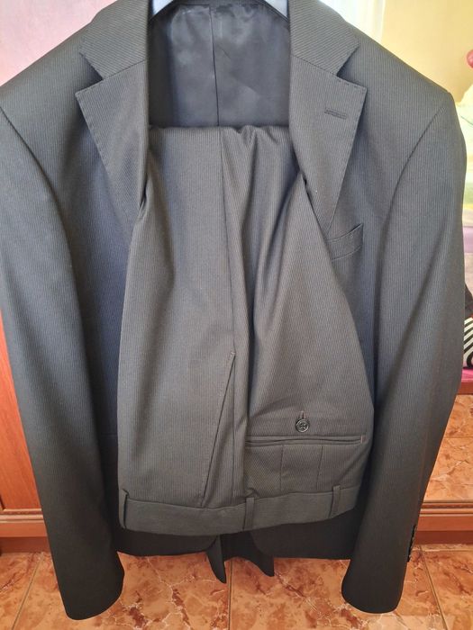 Абитуриентски  костюм