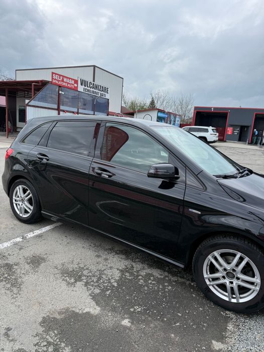 Mercedes-Benz b180 cdi 2012-automat 7g