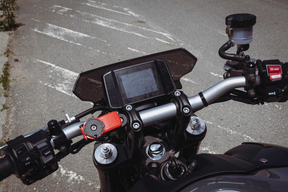 Yamaha MT-09 | 2023 | 2800 km | Ca Nouă