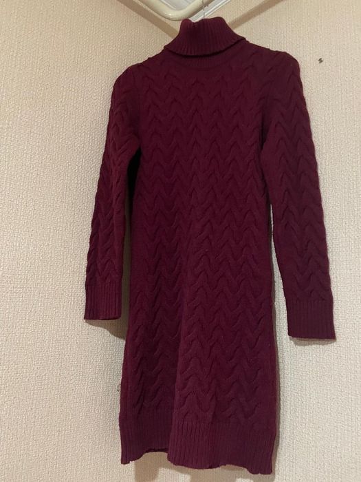 Продам тёплое шерстяное платье  размер 44- 48