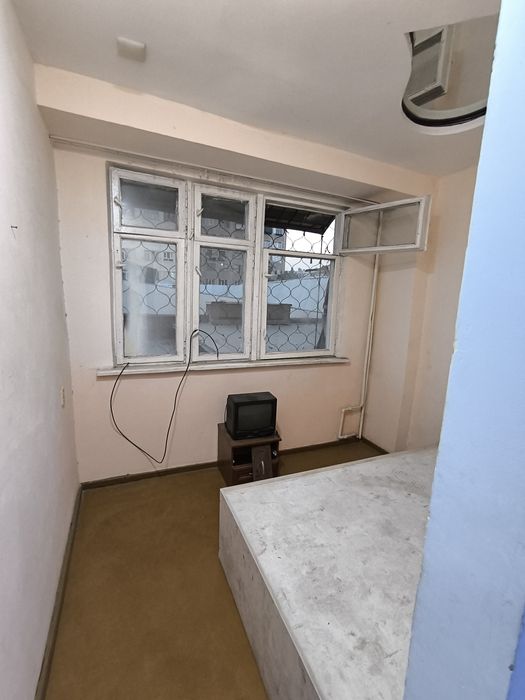 1 ком в 2х ком.  22 м².  Сергели 3. Бывшее общежитие. 2/9.  Метро.