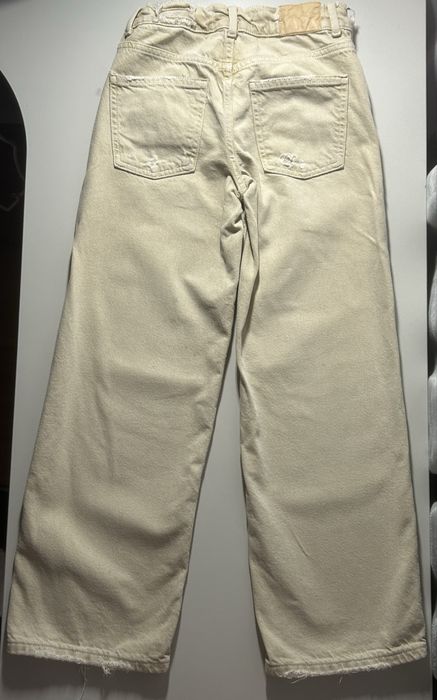 Джинсы Zara.