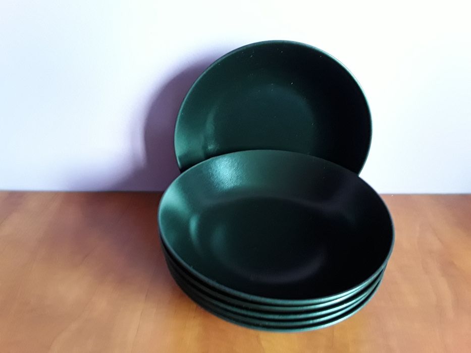 Vând Set 6 Farfurii Adînci Noi