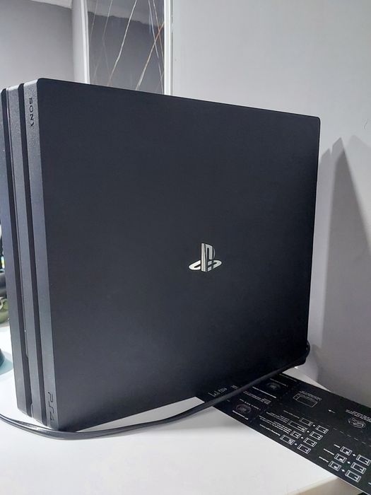 Ps4 pro 2 джойстик внутри 9 игры 3 диск
