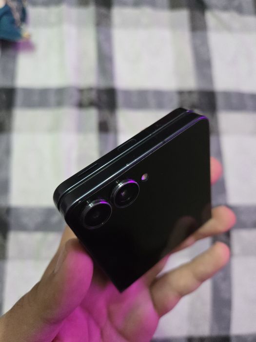 Samsung Galaxy Z Flip 7