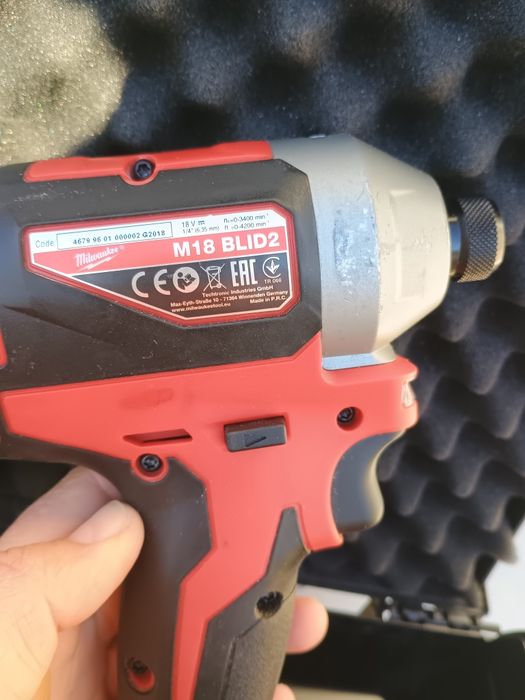 Filetanta cu impact pt biti milwaukee blid2 ,baterie, încărcător, cuti