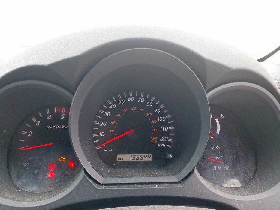Dezmembrez Toyota hilux  3.0 Diesel 126KW/171CP 2005-2015