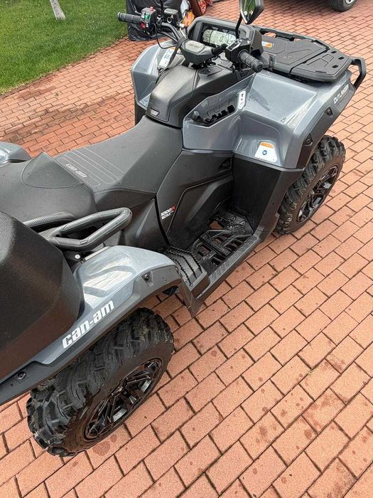 vand Can-Am Outlander 1000R –