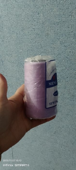 Нитки для шитья продаётся разного цвета