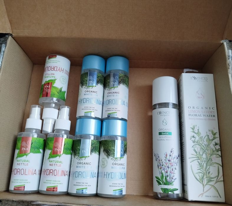 Нови флорални води на essences и  ina