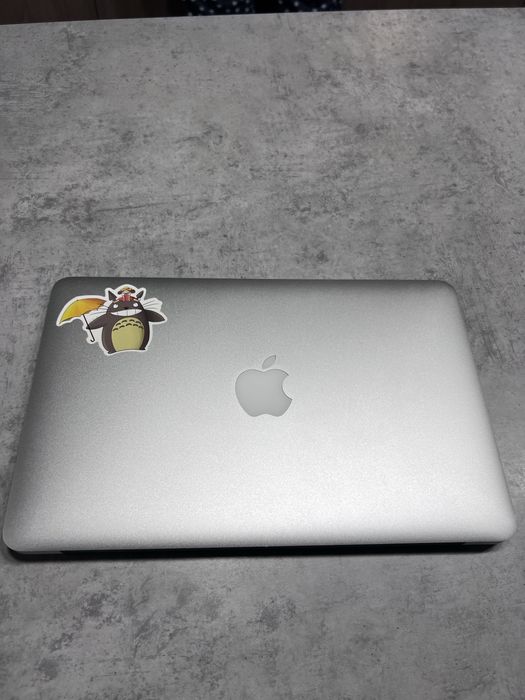 MacBook air в хорошем состоянии 2011 г.
