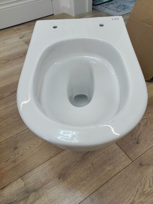 Продам подвесной унитаз