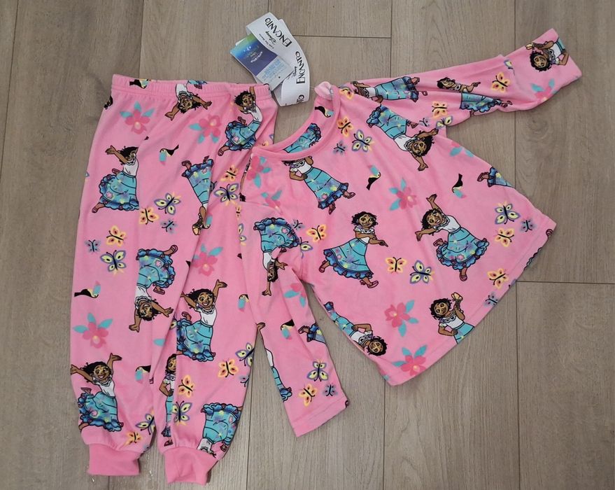 Pijamale 3-4ani 40lei setul