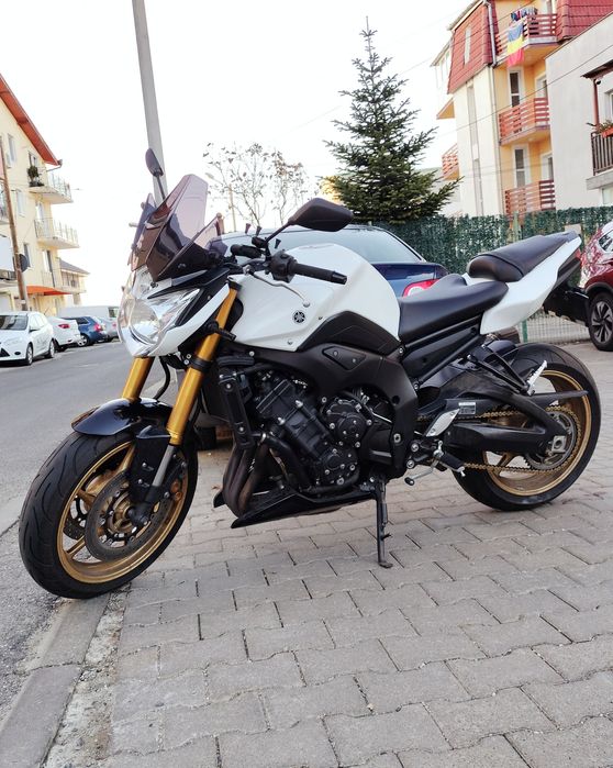 Motocicleta Yamaha FZ8