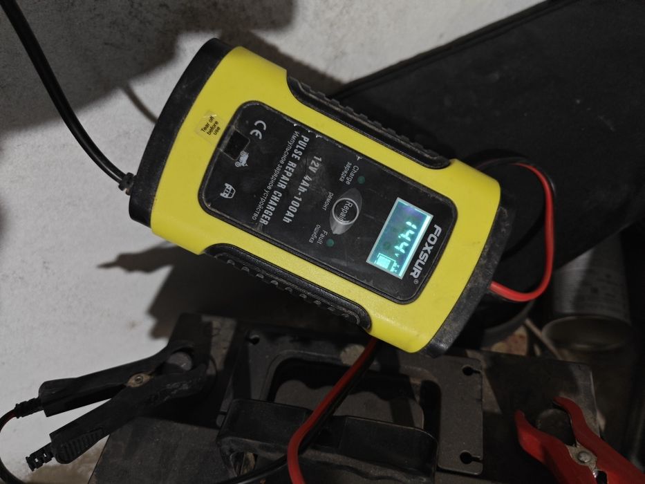 Antiradar c70 signature va zaryadka sotiladi moshinani akkumlyatoriga