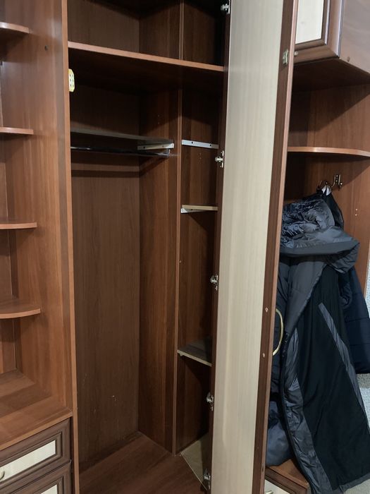 Продам прихожую, шкаф вешалка.