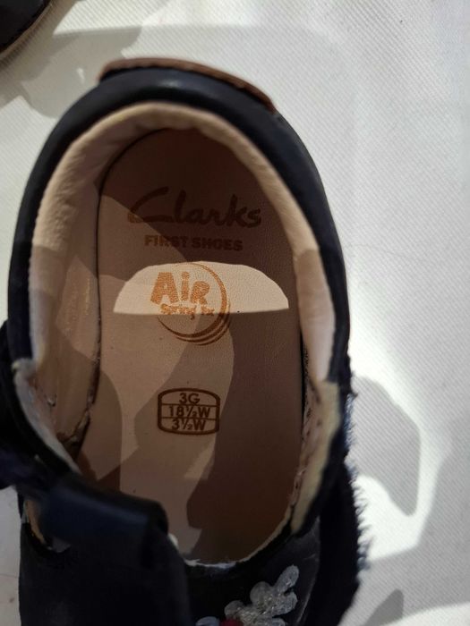 Сандали за прохождане Clarks