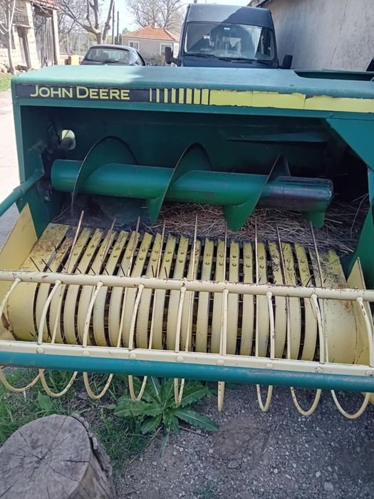 балировачка John Deere