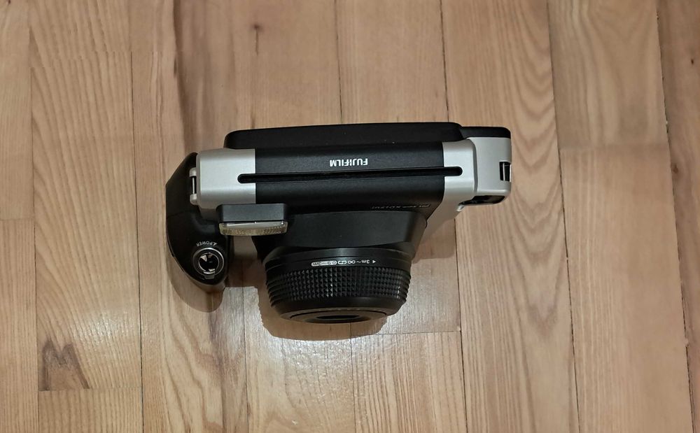 Фотоапарат за моментни снимки Fujifilm Instax Wide 300, Black