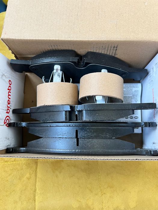 Vând plăcuțe frâna Mercedes GL