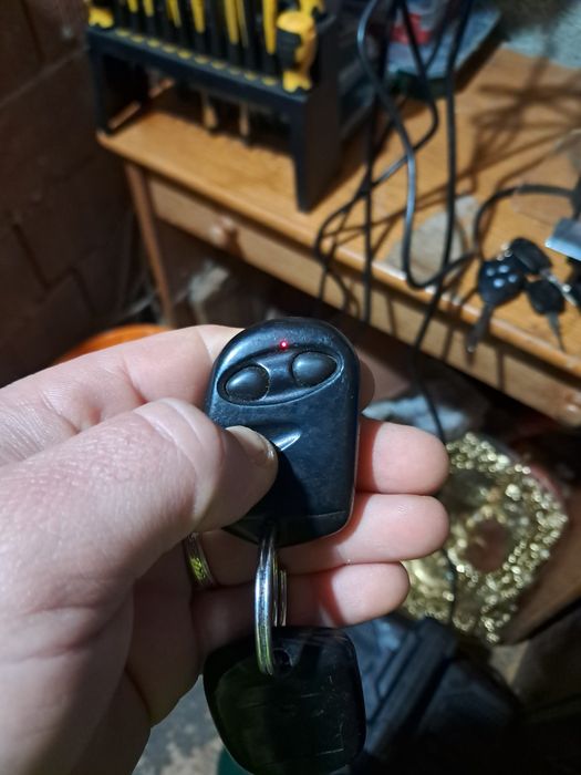 Лотов Комплект Автомобилни Ключове и Дистанционни - Заготовки