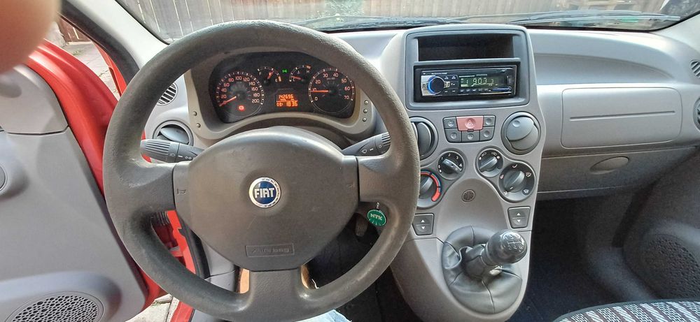 Vand FIAT PANDA 1.2 Benzina  60cp  an 2004, 142.700 km , cu AC