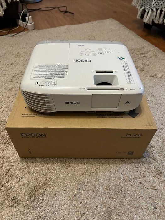 Vând Videoproiector Epson EB-W39.