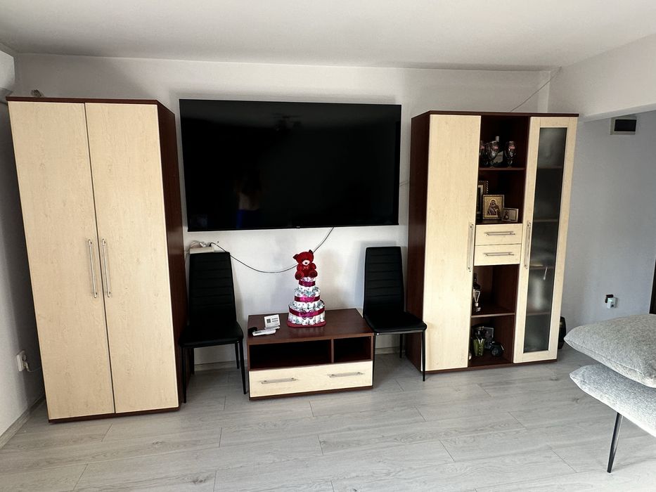 Se vinde mobila in state foarte buna