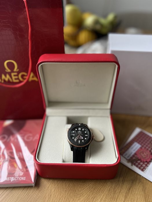 Omega Seamaster Diver 300M Black And Rose Gold 42 mm Rubber Strap
