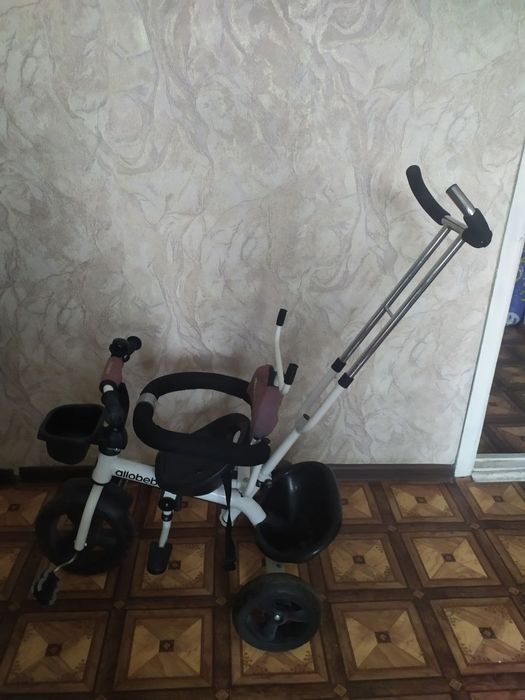 Трехколесный велосипед