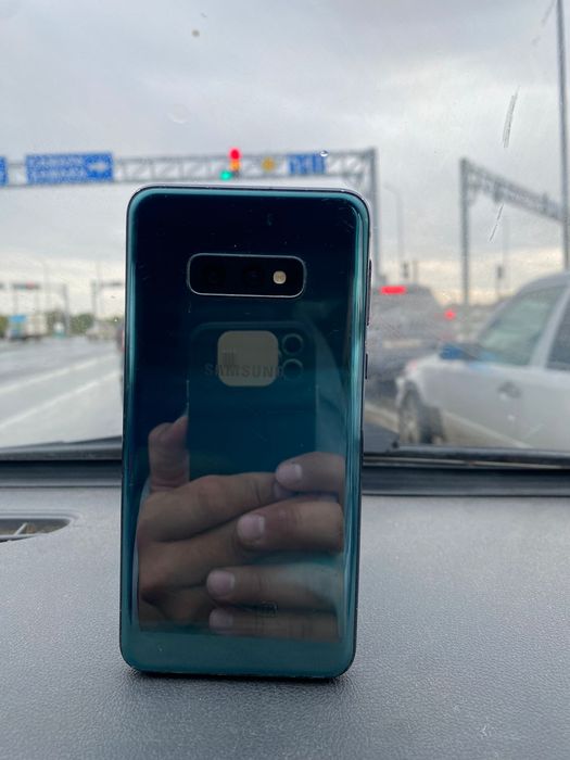 Samsung S10E 128 GB меняю Х