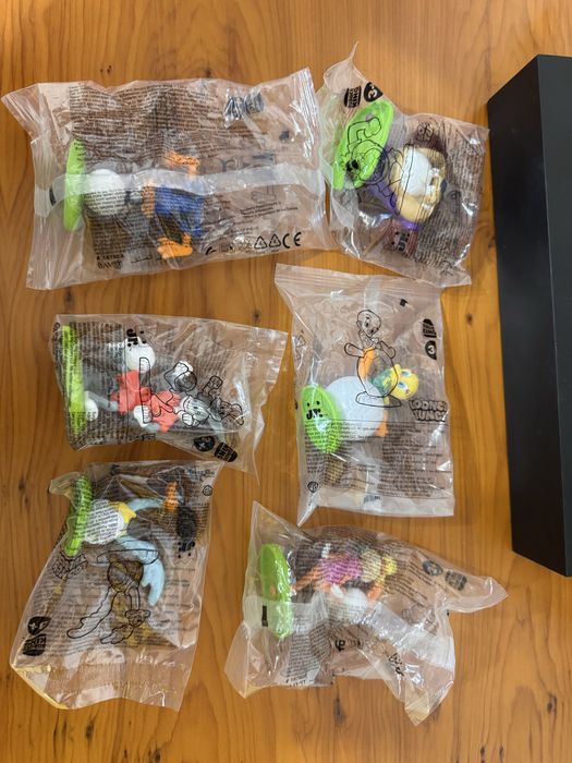 Burger King Looney Tunes Football Collection – Complete Set of 6 Sealed Toys