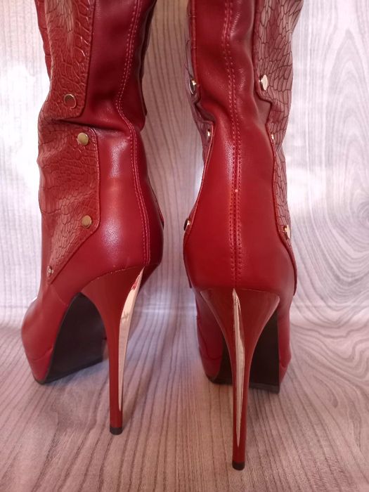 Модные ,осенние сапоги.