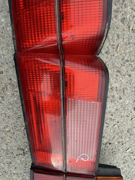 Задние стопы оригинал  Хелла на БМВ Е34