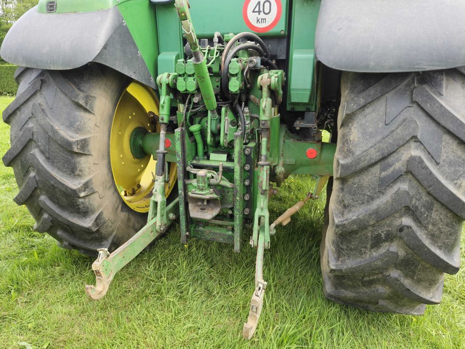 Tractor J Deere 6120 cu incärcätor
