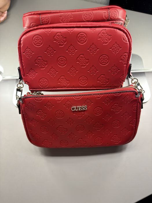 Дамска чанта Guess