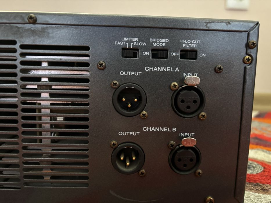 Усилвател UNIQAUDIO PA-1800